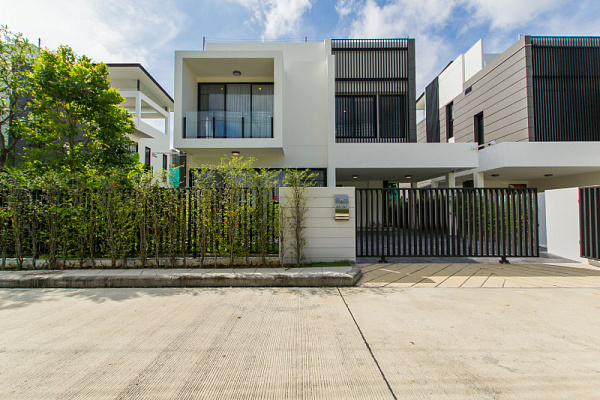 Вилла в LagunaPark с 5 спальнями и бассейном